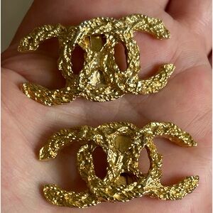 Vintage Designer COCO CHANEL BLUETTE FRANCE. GOLD TONE Logo Shoe Clips.